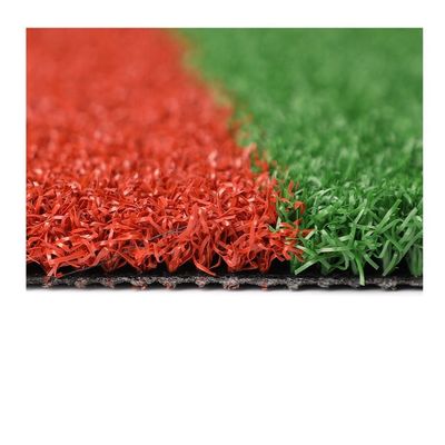 O hóquei do tênis de Padel coloriu o relvado artificial