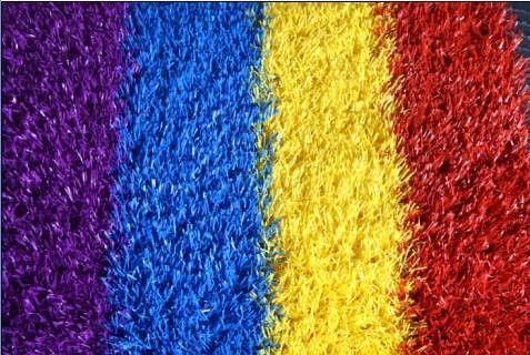 Campo de jogos falsificado colorido decoração da grama do jardim
